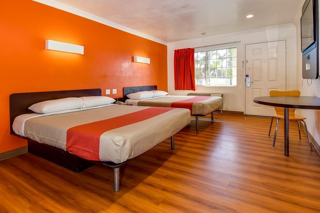 Motel 6 Garden Grove Exterior foto